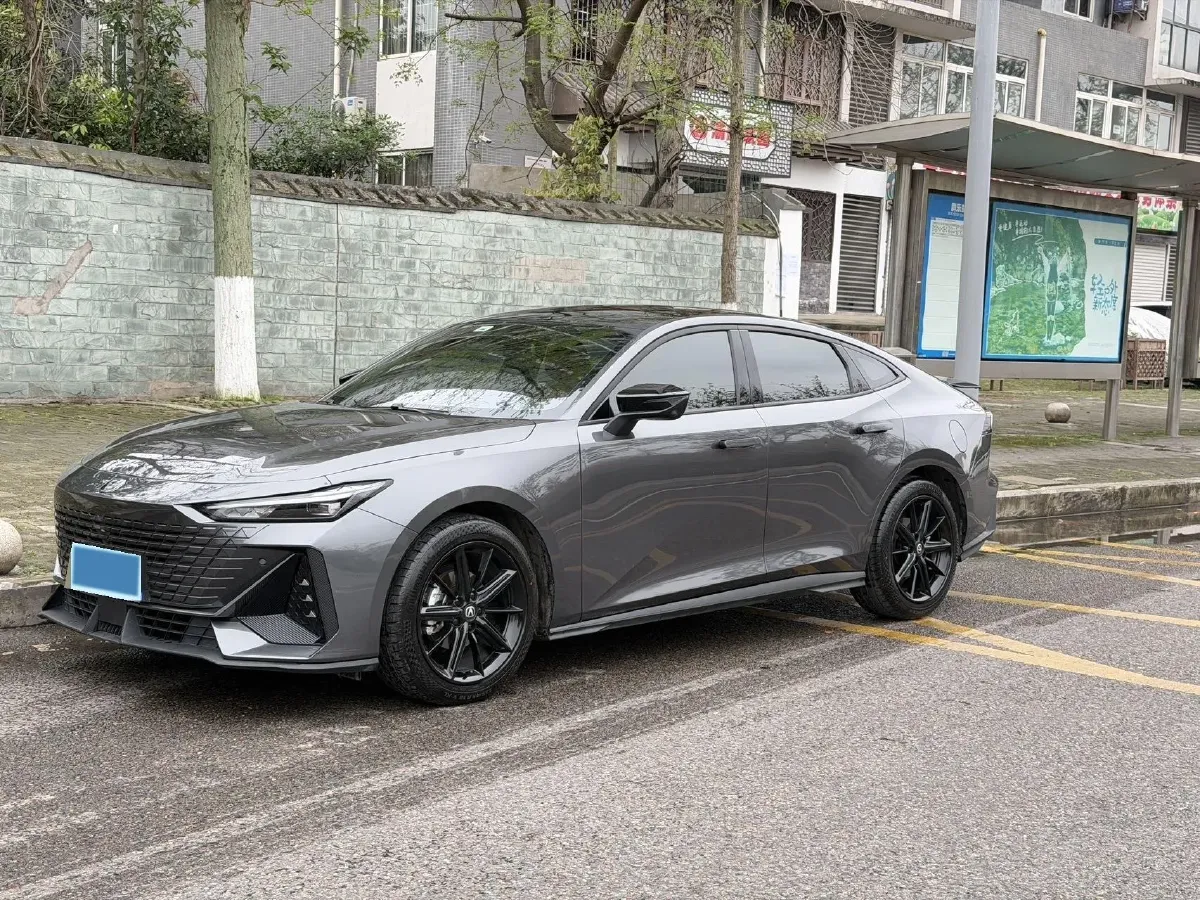 2023 ChangAn UNI-V 1.5T 188HP L4 7DCT,autocango,china used car exporter,china ev exporter,chinese used car exporter,chinese used ev exporter