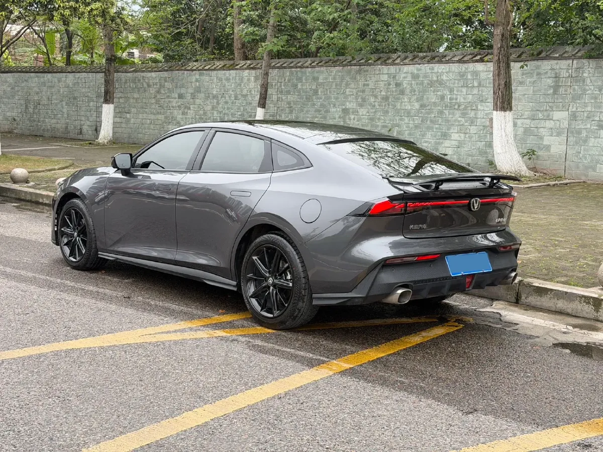 2023 ChangAn UNI-V 1.5T 188HP L4 7DCT,autocango,china used car exporter,china ev exporter,chinese used car exporter,chinese used ev exporter