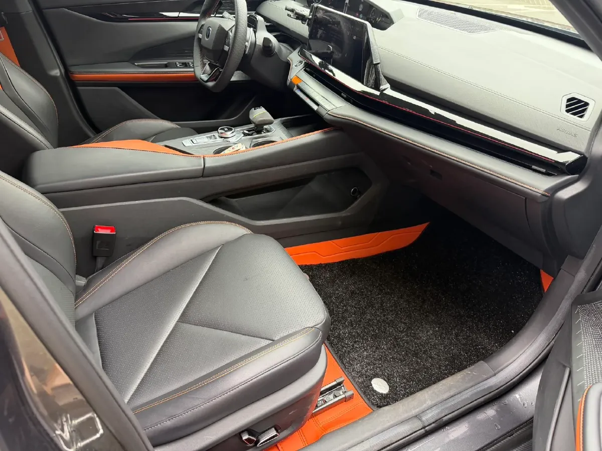 2023 ChangAn UNI-V 1.5T 188HP L4 7DCT,autocango,china used car exporter,china ev exporter,chinese used car exporter,chinese used ev exporter