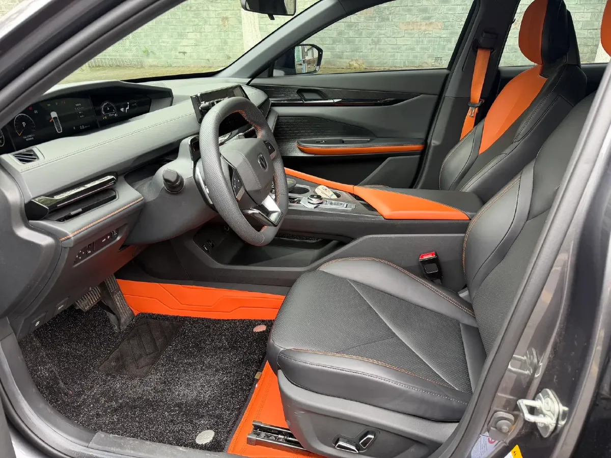 2023 ChangAn UNI-V 1.5T 188HP L4 7DCT,autocango,china used car exporter,china ev exporter,chinese used car exporter,chinese used ev exporter