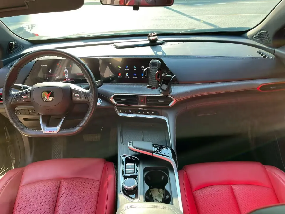 2020 ChangAn UNI-T 1.5T 180HP L4 7DCT,autocango,china used car exporter,china ev exporter,chinese used car exporter,chinese used ev exporter