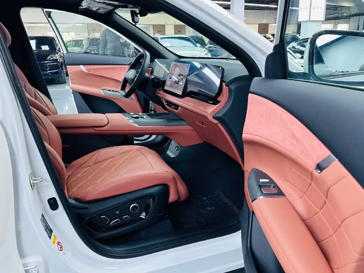 2025 ChangAn CS75 Plus 1.5T 192HP L4 8AT,autocango,china used car exporter,china ev exporter,chinese used car exporter,chinese used ev exporter