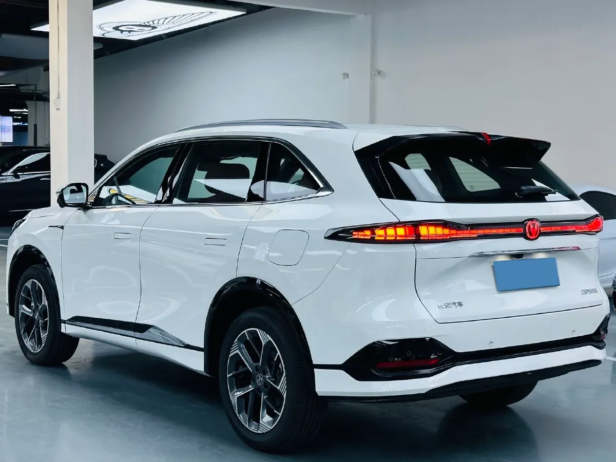 2025 ChangAn CS75 Plus 1.5T 192HP L4 8AT,autocango,china used car exporter,china ev exporter,chinese used car exporter,chinese used ev exporter
