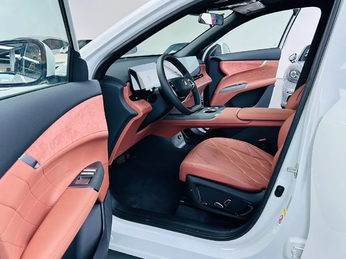 2025 ChangAn CS75 Plus 1.5T 192HP L4 8AT,autocango,china used car exporter,china ev exporter,chinese used car exporter,chinese used ev exporter