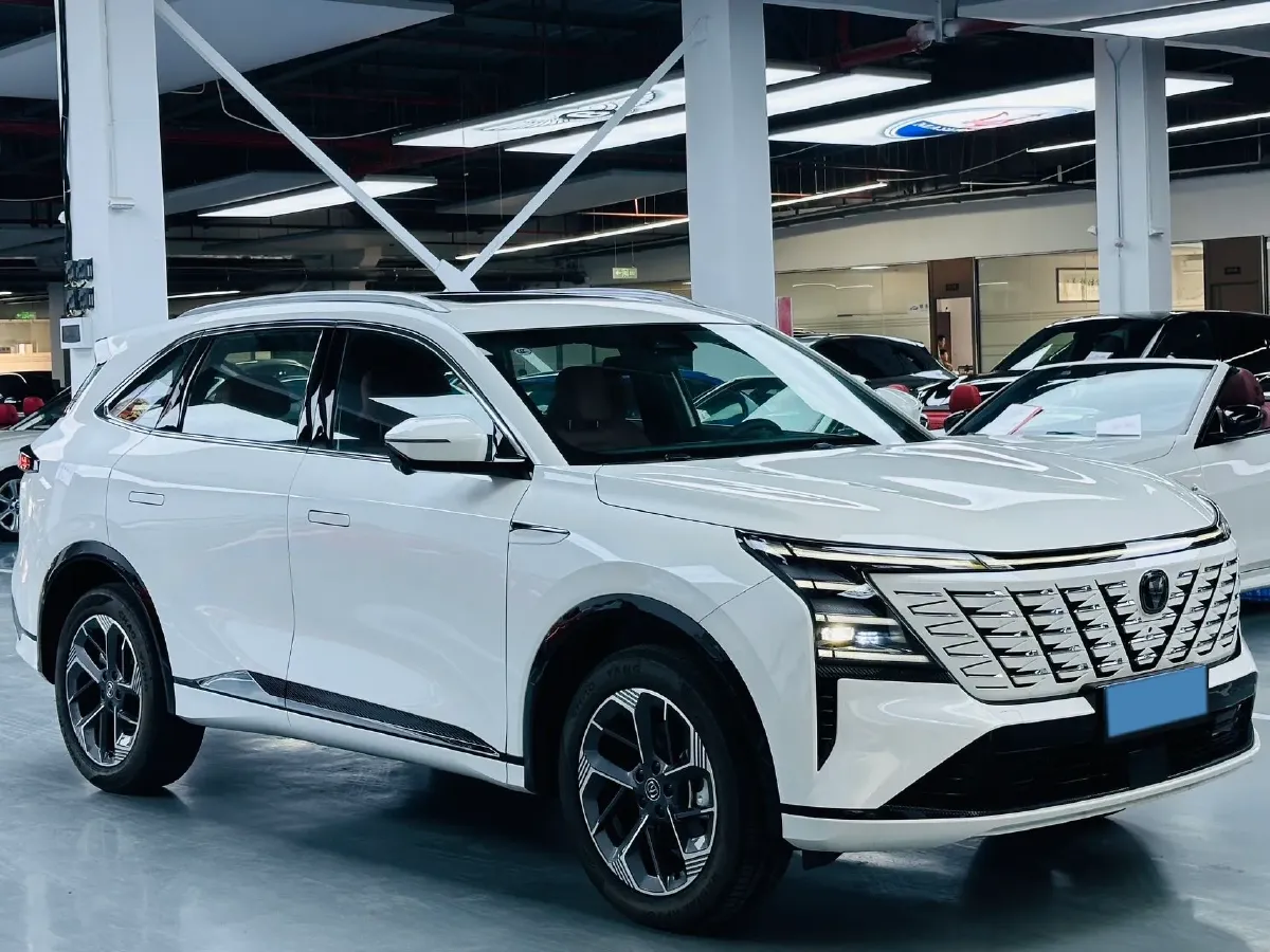 2025 ChangAn CS75 Plus 1.5T 192HP L4 8AT,autocango,china used car exporter,china ev exporter,chinese used car exporter,chinese used ev exporter