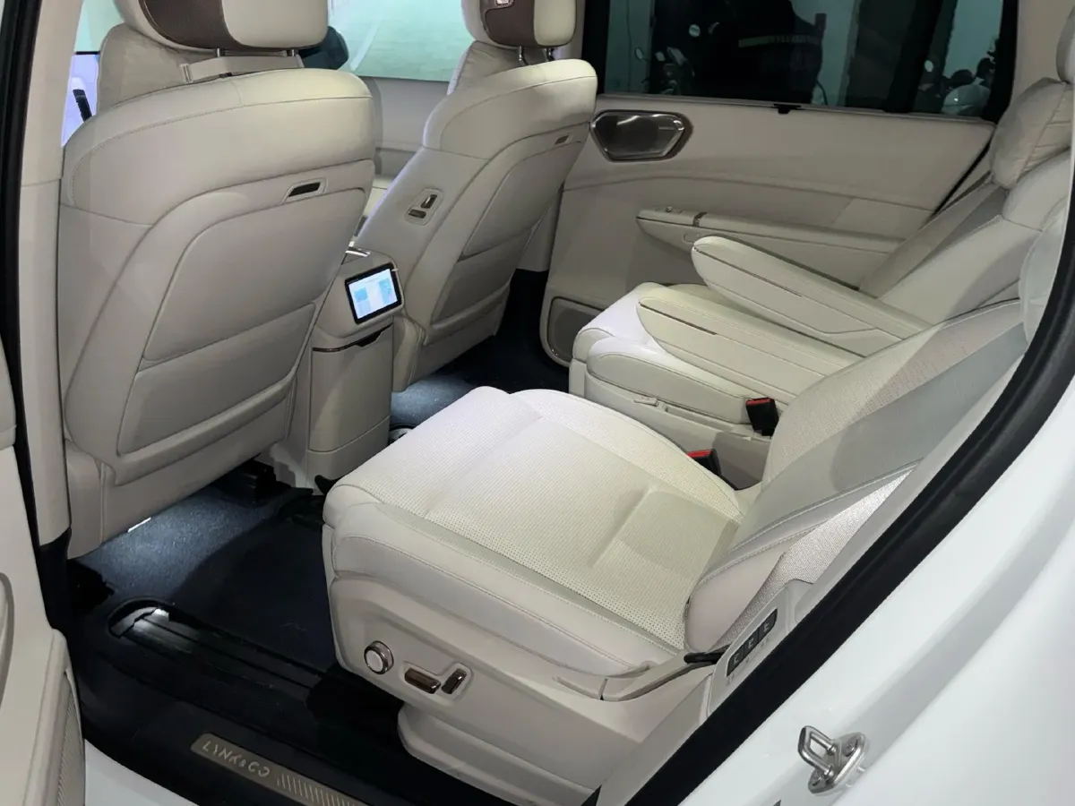 2025 LYNK&CO 900 1.5T 190HP L4 3DHT PHEV 43.3KWH,autocango,china used car exporter,china ev exporter,chinese used car exporter,chinese used ev exporter