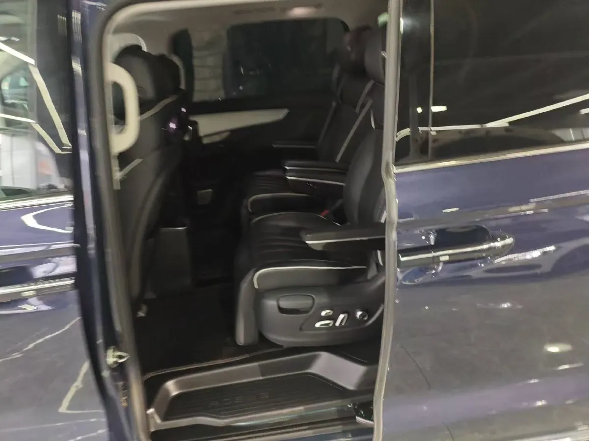 2021 Roewe iMAX8 2.0T 234HP L4 8AT,autocango,china used car exporter,china ev exporter,chinese used car exporter,chinese used ev exporter