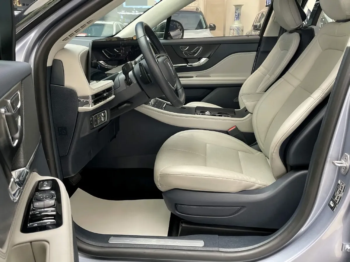 2023 Lincoln Corsair 2.0T 261HP L4 8AT,autocango,china used car exporter,china ev exporter,chinese used car exporter,chinese used ev exporter