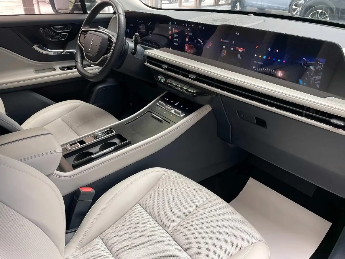 2023 Lincoln Corsair 2.0T 261HP L4 8AT,autocango,china used car exporter,china ev exporter,chinese used car exporter,chinese used ev exporter