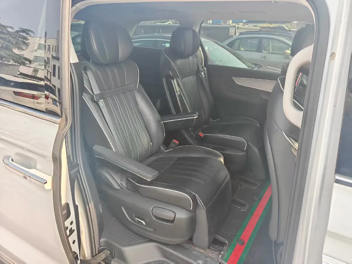 2022 Roewe iMAX8 2.0T 234HP L4 8AT,autocango,china used car exporter,china ev exporter,chinese used car exporter,chinese used ev exporter