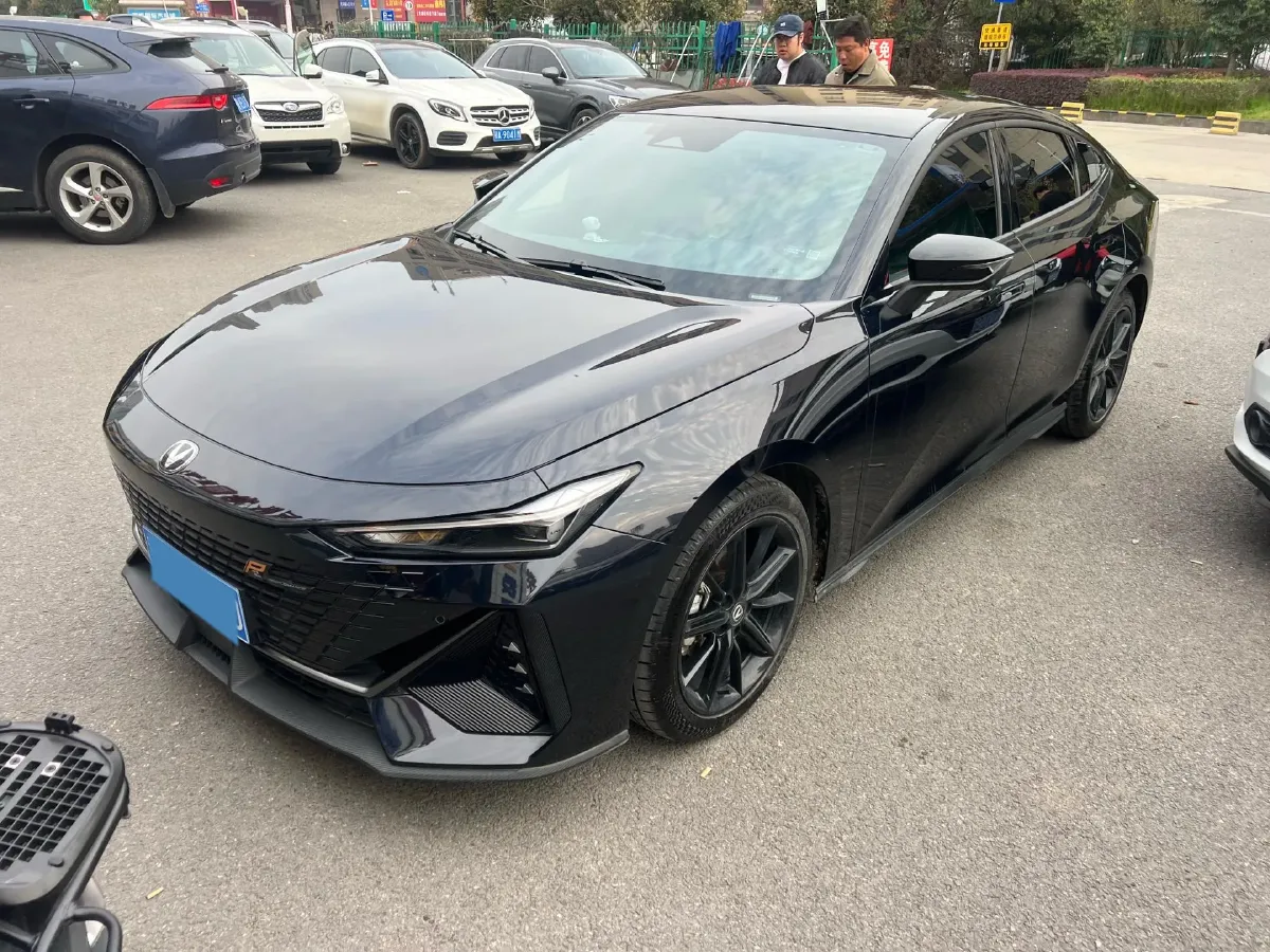 2023 ChangAn UNI-V 1.5T 188HP L4 7DCT,autocango,china used car exporter,china ev exporter,chinese used car exporter,chinese used ev exporter