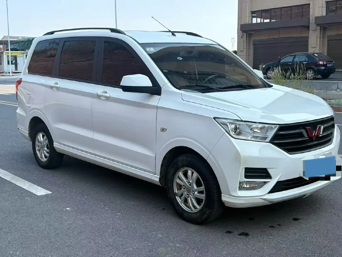 2019 WuLing HongGuang 1.5L 99HP L4 6MT,autocango,china used car exporter,china ev exporter,chinese used car exporter,chinese used ev exporter