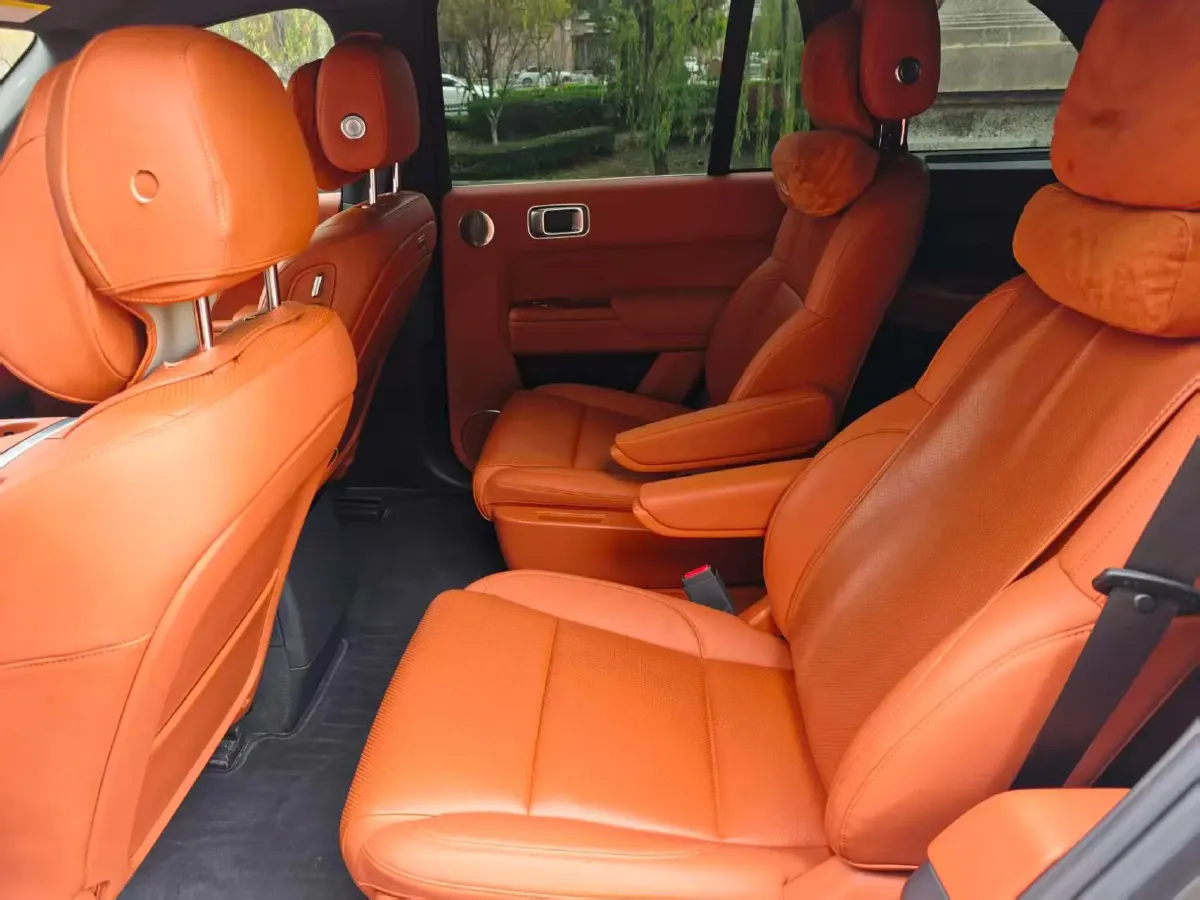 2024 Ford Bronco 2.3T 275HP L4 10AT,autocango,china used car exporter,china ev exporter,chinese used car exporter,chinese used ev exporter