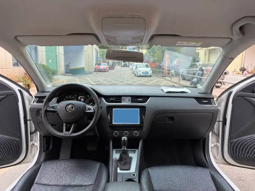 2020 Skoda Octavia 1.5L 113HP L4 6AT,autocango,china used car exporter,china ev exporter,chinese used car exporter,chinese used ev exporter