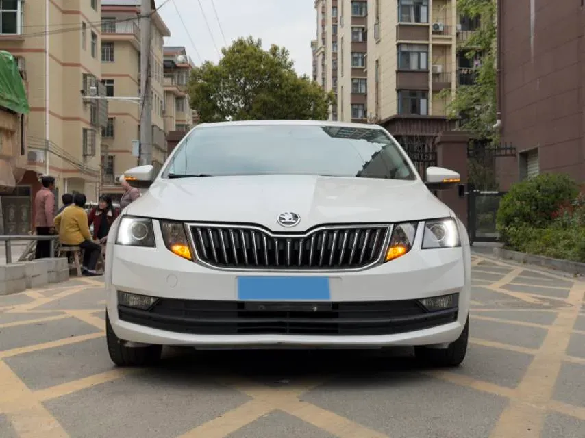 2020 Skoda Octavia 1.5L 113HP L4 6AT,autocango,china used car exporter,china ev exporter,chinese used car exporter,chinese used ev exporter