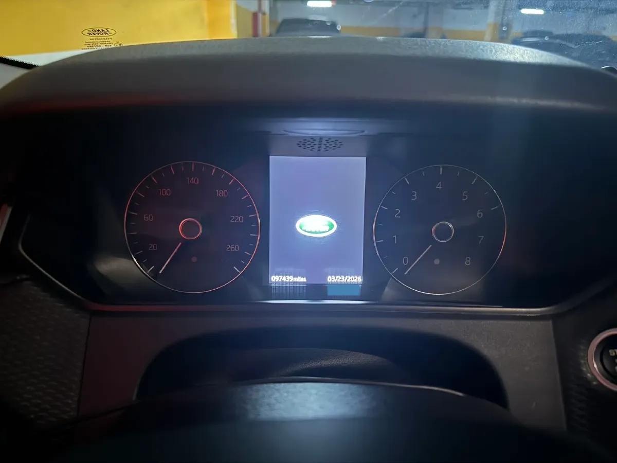 2017 Land Rover Range Rover Velar 2.0T 250HP L4 8AT,autocango,china used car exporter,china ev exporter,chinese used car exporter,chinese used ev exporter