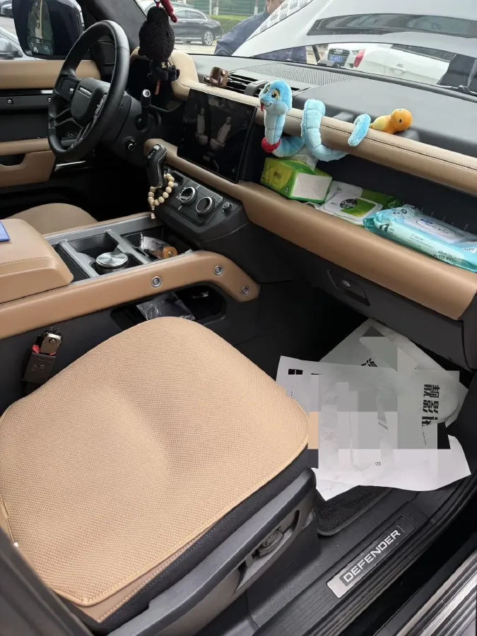 2024 Land Rover Defender 3.0T 400HP L6 8AT,autocango,china used car exporter,china ev exporter,chinese used car exporter,chinese used ev exporter