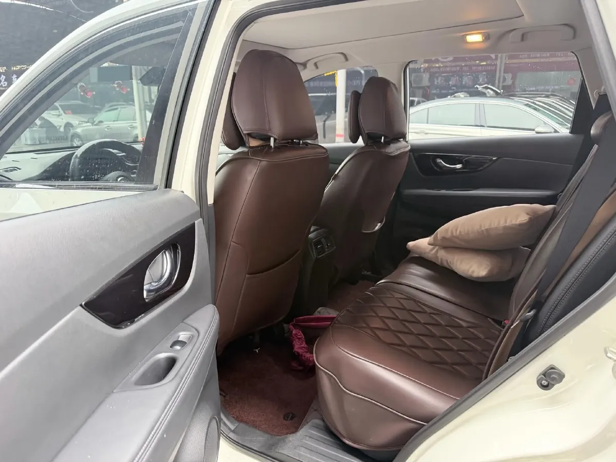 2021 Nissan X-Trail 2.0L 151HP L4 CVT,autocango,china used car exporter,china ev exporter,chinese used car exporter,chinese used ev exporter