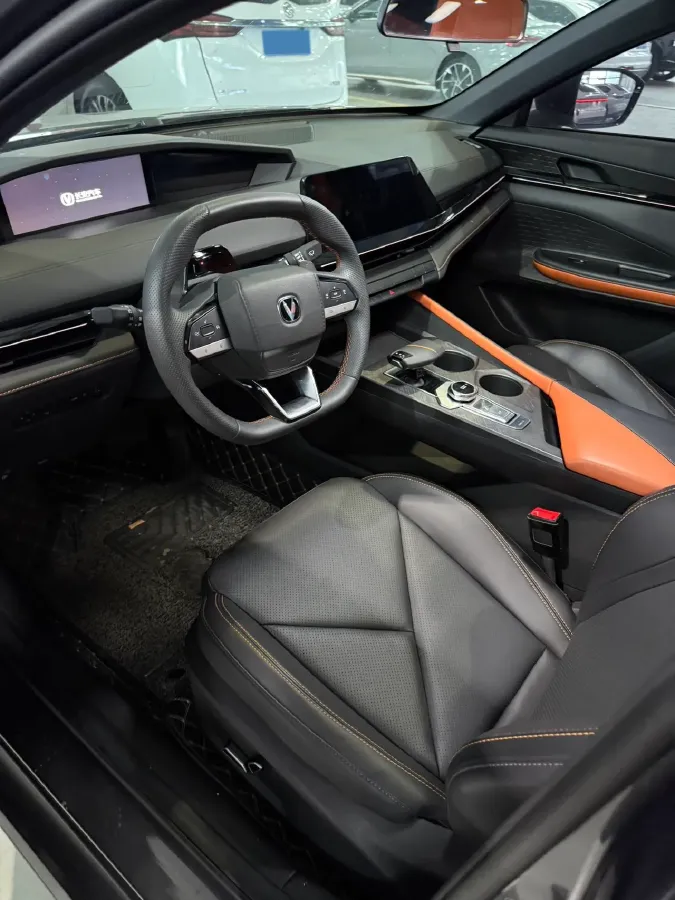 2022 ChangAn UNI-V 1.5T 188HP L4 7DCT,autocango,china used car exporter,china ev exporter,chinese used car exporter,chinese used ev exporter