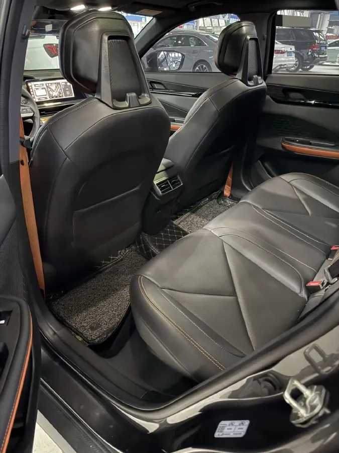 2022 ChangAn UNI-V 1.5T 188HP L4 7DCT,autocango,china used car exporter,china ev exporter,chinese used car exporter,chinese used ev exporter