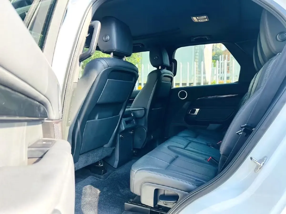 2018 Land Rover Discovery 3.0T 340HP V6 8AT,autocango,china used car exporter,china ev exporter,chinese used car exporter,chinese used ev exporter