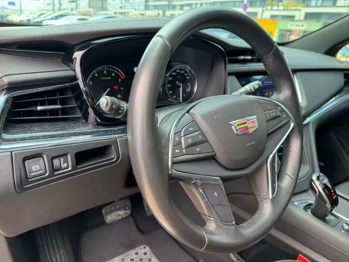 2020 Cadillac XT5 2.0T 237HP L4 9AT,autocango,china used car exporter,china ev exporter,chinese used car exporter,chinese used ev exporter