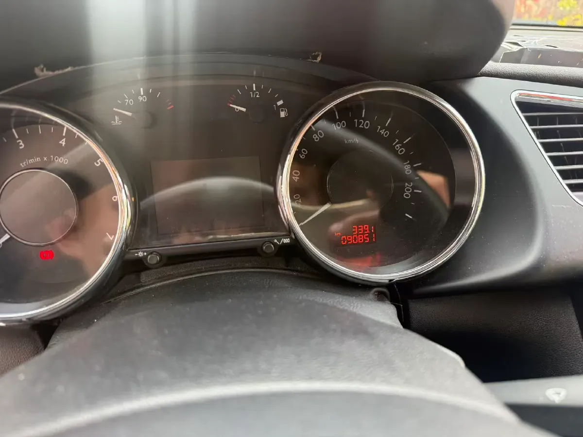 2018 Peugeot 3008 2.0L 147HP L4 6AT,autocango,china used car exporter,china ev exporter,chinese used car exporter,chinese used ev exporter