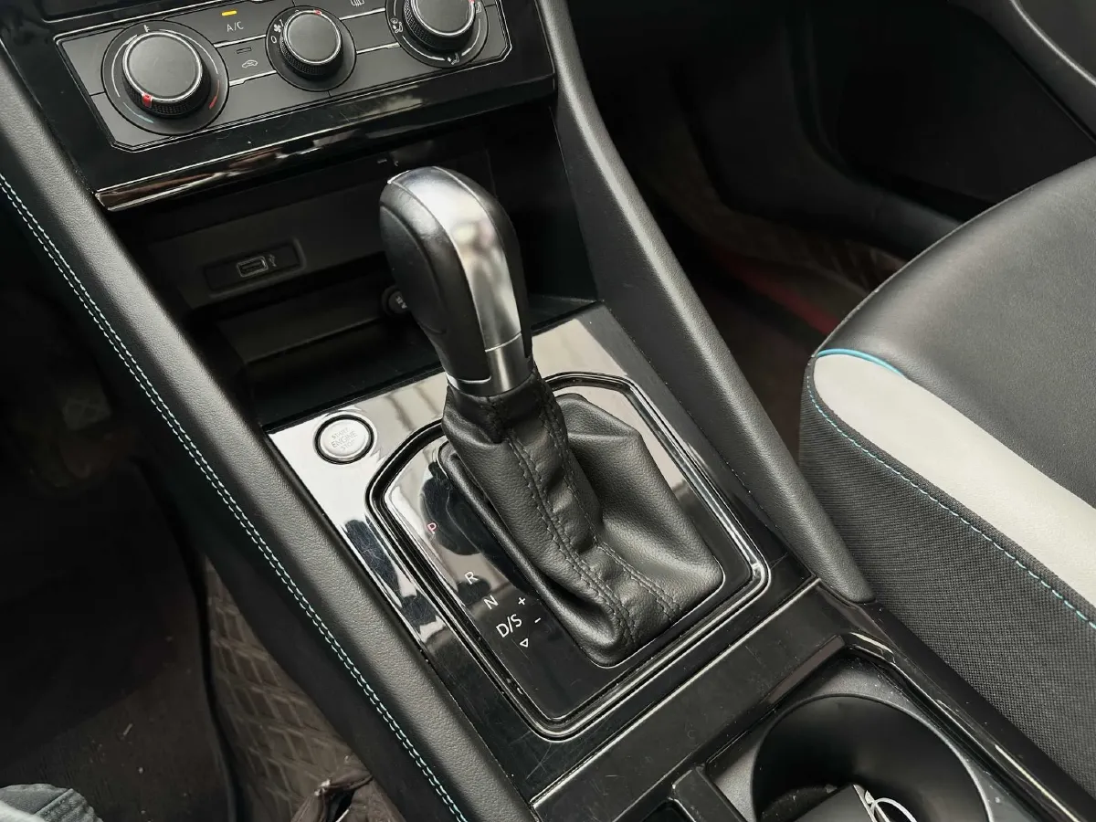 2022 Jetta VS5 1.4T 150HP L4 6AT,autocango,china used car exporter,china ev exporter,chinese used car exporter,chinese used ev exporter