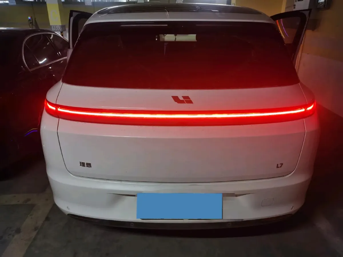 2023 Li L7 Range Extended 154HP REEV 40.9KWH,autocango,china used car exporter,china ev exporter,chinese used car exporter,chinese used ev exporter