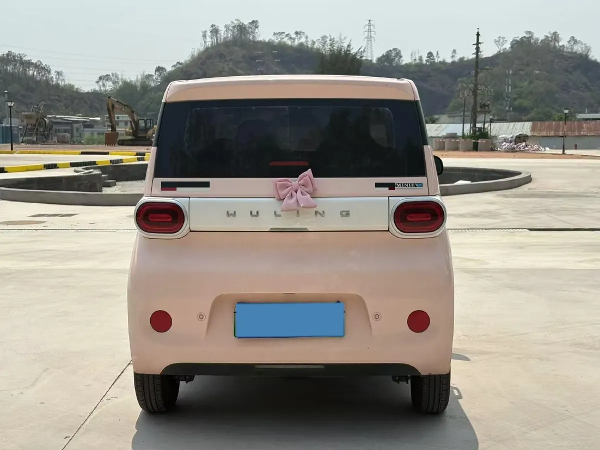 2025 WuLing HongGuang MINI EV BEV 16.2KWH,autocango,china used car exporter,china ev exporter,chinese used car exporter,chinese used ev exporter