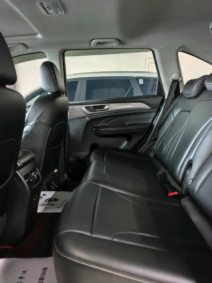 2021 Haval M6 1.5T 150HP L4 7DCT,autocango,china used car exporter,china ev exporter,chinese used car exporter,chinese used ev exporter