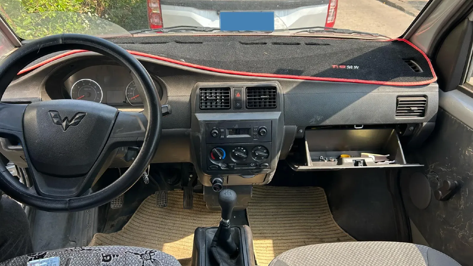 2022 WuLing RongGuang S 1.2L 76HP L4 5MT,autocango,china used car exporter,china ev exporter,chinese used car exporter,chinese used ev exporter