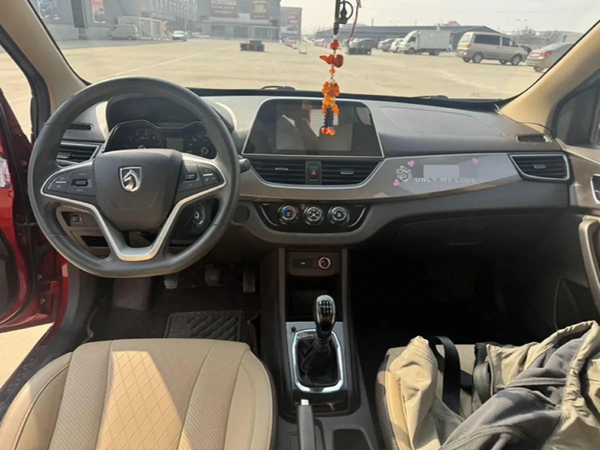 2017 BaoJun 310W 1.5L 112HP L4 6MT,autocango,china used car exporter,china ev exporter,chinese used car exporter,chinese used ev exporter