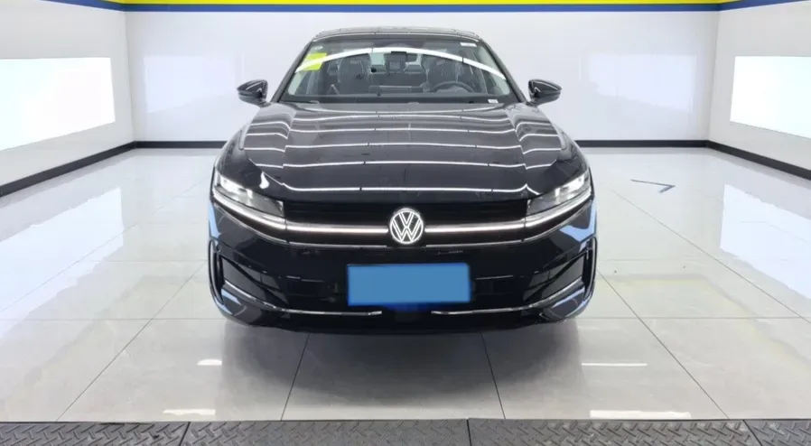 2026 Volkswagen Magotan 2.0T 220HP L4 7DCT,autocango,china used car exporter,china ev exporter,chinese used car exporter,chinese used ev exporter