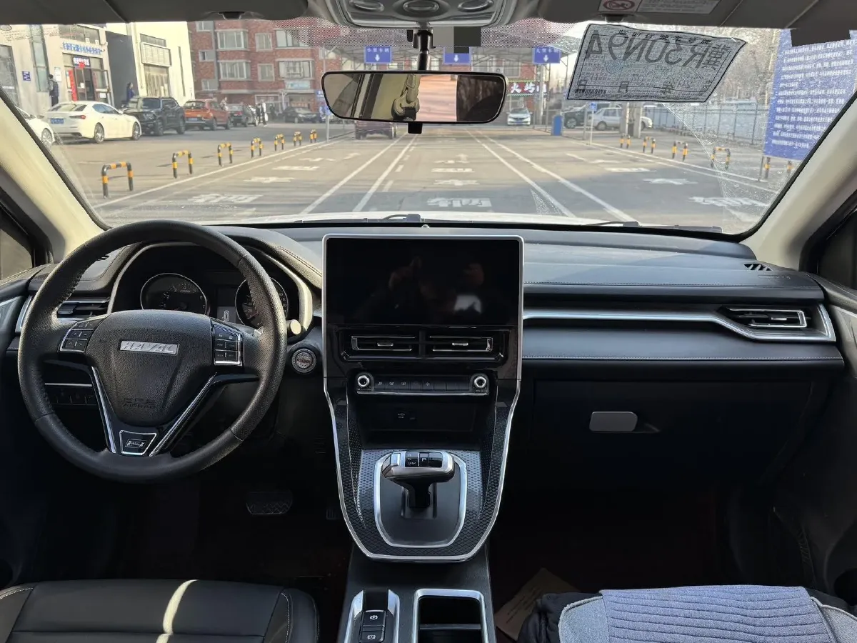 2021 Haval M6 1.5T 150HP L4 7DCT,autocango,china used car exporter,china ev exporter,chinese used car exporter,chinese used ev exporter