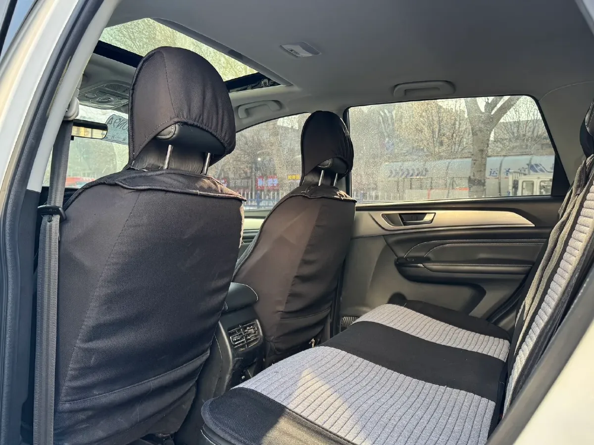 2021 Haval M6 1.5T 150HP L4 7DCT,autocango,china used car exporter,china ev exporter,chinese used car exporter,chinese used ev exporter