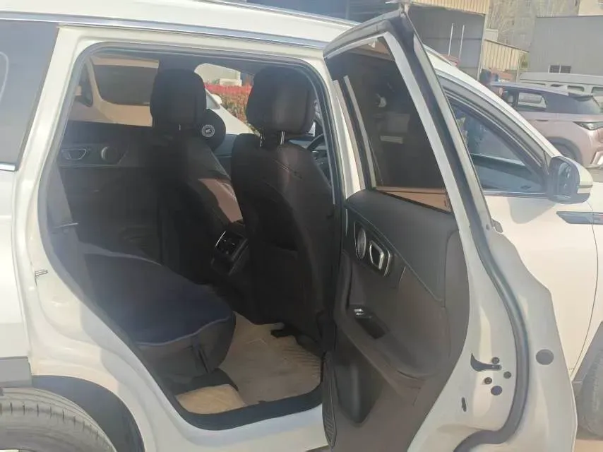 2022 Chery Tiggo 8 PRO 2.0T 254HP L4 7DCT,autocango,china used car exporter,china ev exporter,chinese used car exporter,chinese used ev exporter