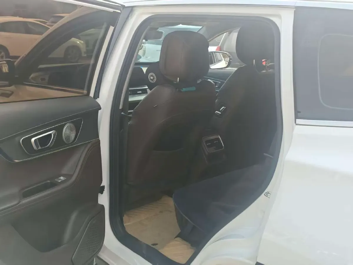 2022 Chery Tiggo 8 PRO 2.0T 254HP L4 7DCT,autocango,china used car exporter,china ev exporter,chinese used car exporter,chinese used ev exporter