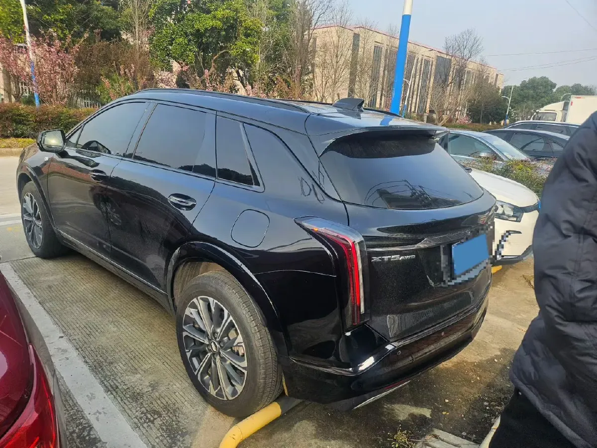 2025 Cadillac XT5 2.0T 237HP L4 9AT,autocango,china used car exporter,china ev exporter,chinese used car exporter,chinese used ev exporter