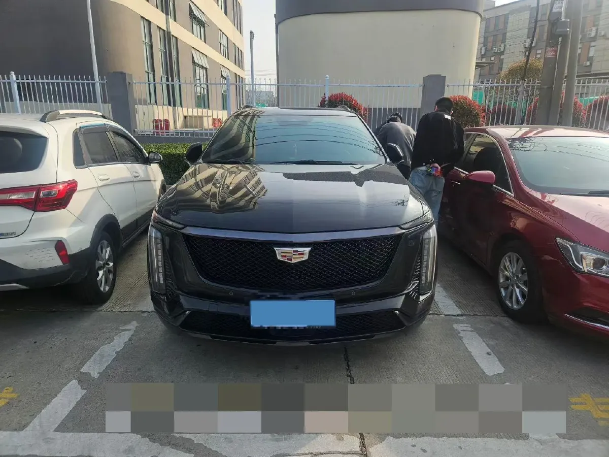 2025 Cadillac XT5 2.0T 237HP L4 9AT,autocango,china used car exporter,china ev exporter,chinese used car exporter,chinese used ev exporter