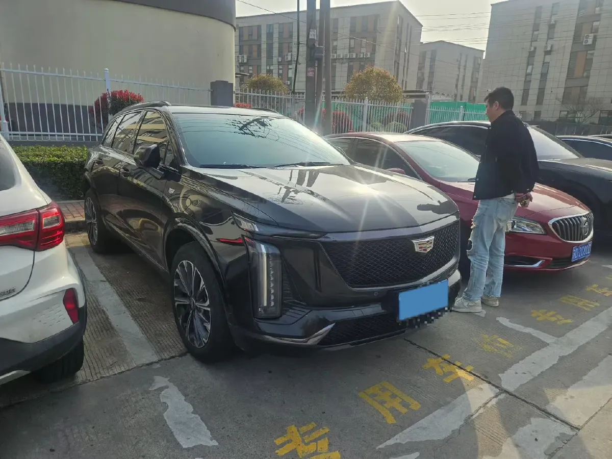 2025 Cadillac XT5 2.0T 237HP L4 9AT,autocango,china used car exporter,china ev exporter,chinese used car exporter,chinese used ev exporter
