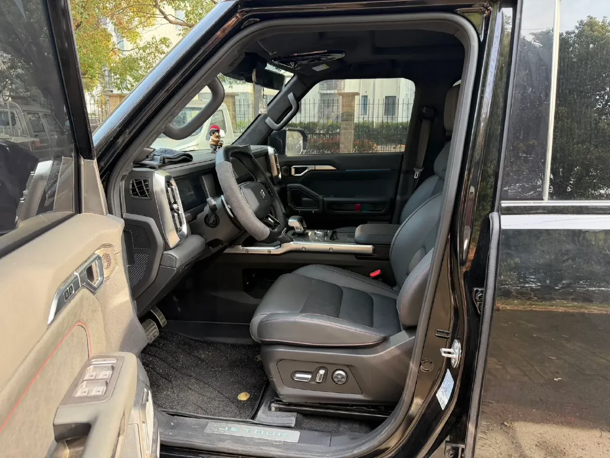 2023 Jetour Traveller 2.0T 254HP L4 7DCT,autocango,china used car exporter,china ev exporter,chinese used car exporter,chinese used ev exporter