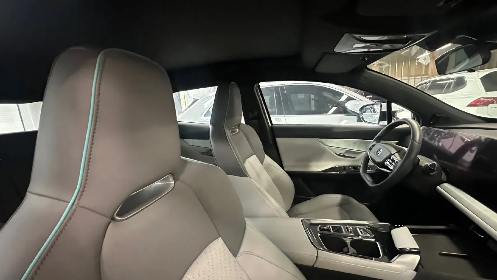 2023 ChangAn UNI-T 1.5T 188HP L4 7DCT,autocango,china used car exporter,china ev exporter,chinese used car exporter,chinese used ev exporter