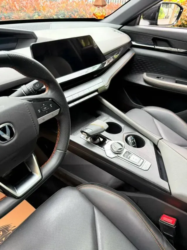 2022 ChangAn UNI-V 1.5T 188HP L4 7DCT,autocango,china used car exporter,china ev exporter,chinese used car exporter,chinese used ev exporter