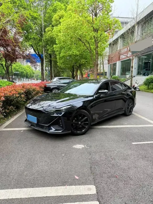 2022 ChangAn UNI-V 1.5T 188HP L4 7DCT,autocango,china used car exporter,china ev exporter,chinese used car exporter,chinese used ev exporter