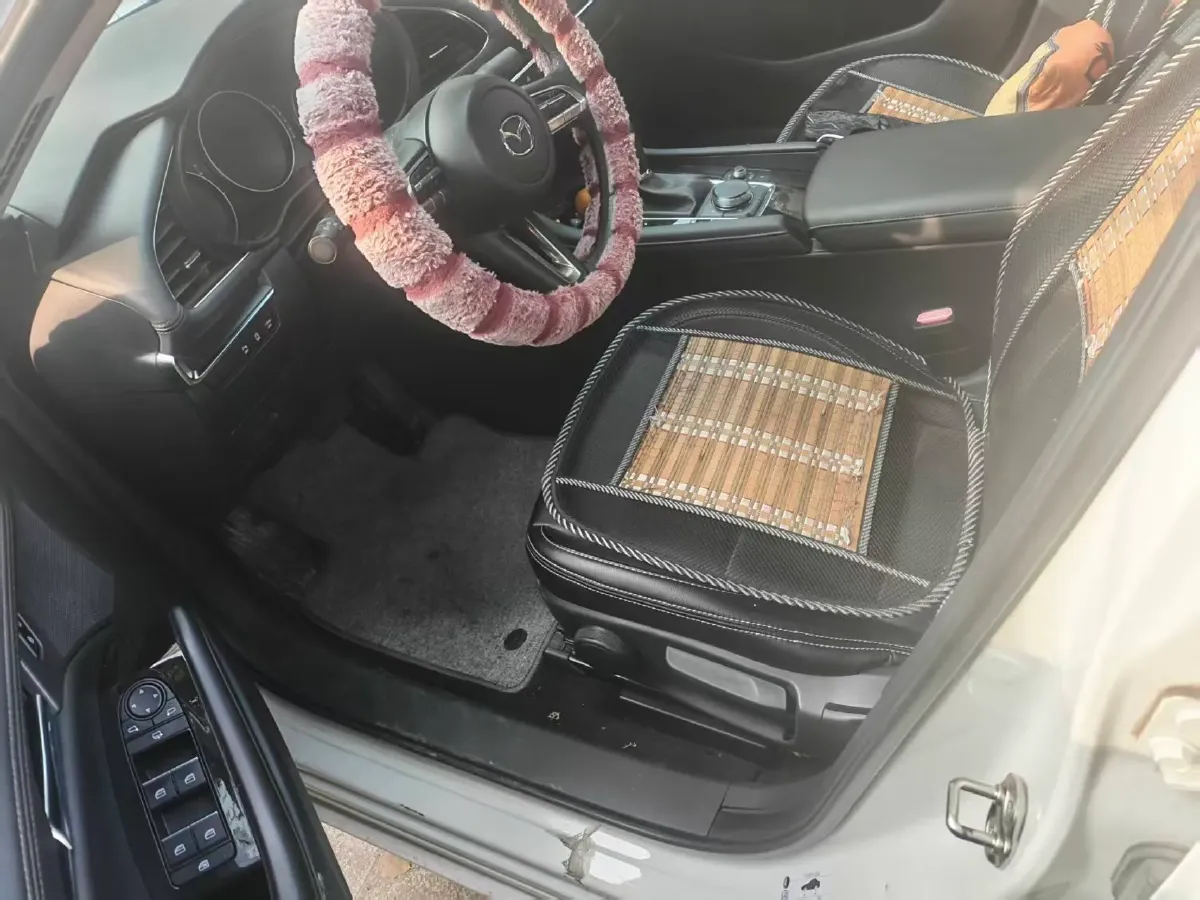 2021 Mazda 3 Axela 2.0L 158HP L4 6AT,autocango,china used car exporter,china ev exporter,chinese used car exporter,chinese used ev exporter