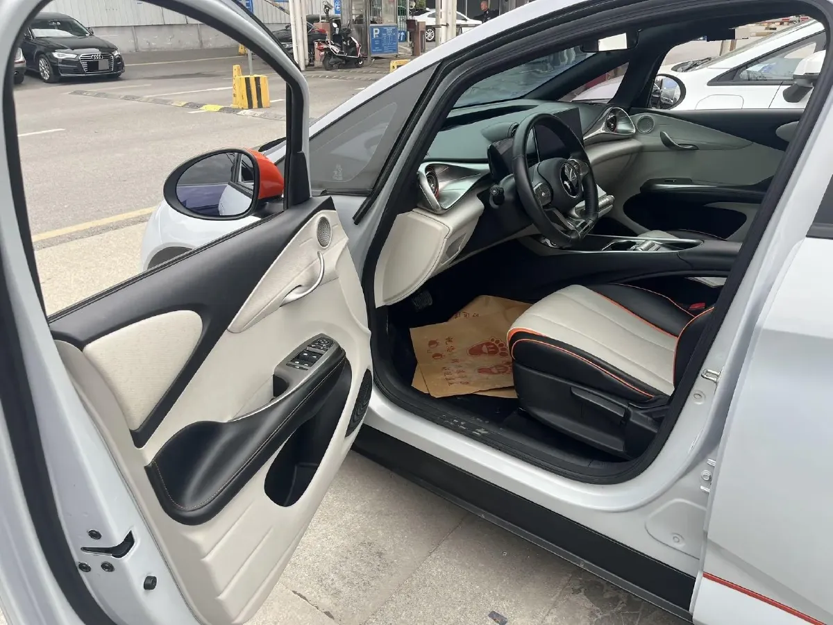 2021 Ford Escort 1.5L 122HP L3 6AT,autocango,china used car exporter,china ev exporter,chinese used car exporter,chinese used ev exporter