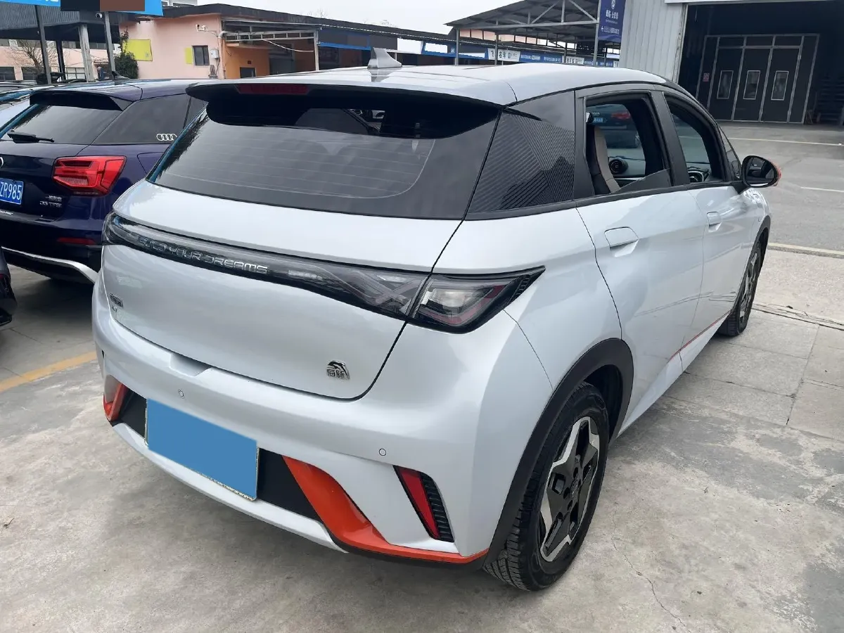 2021 Ford Escort 1.5L 122HP L3 6AT,autocango,china used car exporter,china ev exporter,chinese used car exporter,chinese used ev exporter