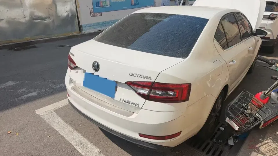 2018 Skoda Octavia 1.6L 110HP L4 6AT,autocango,china used car exporter,china ev exporter,chinese used car exporter,chinese used ev exporter