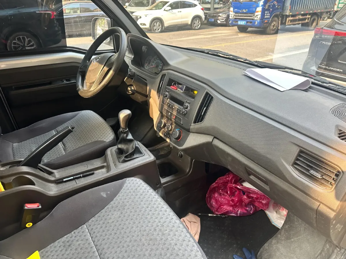 2023 WuLing RongGuang New Truck 2.0L 136HP L4 5MT,autocango,china used car exporter,china ev exporter,chinese used car exporter,chinese used ev exporter